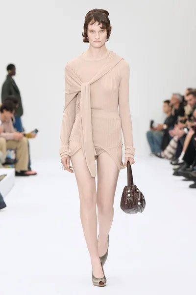 Look 1